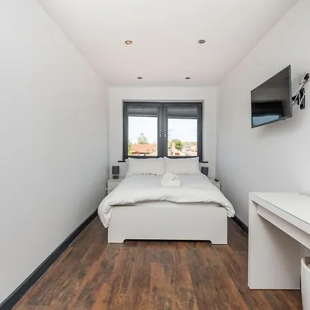 Modern Duplex Apt With 75 Inch Tv I Pass The Keys Йорк Экстерьер фото