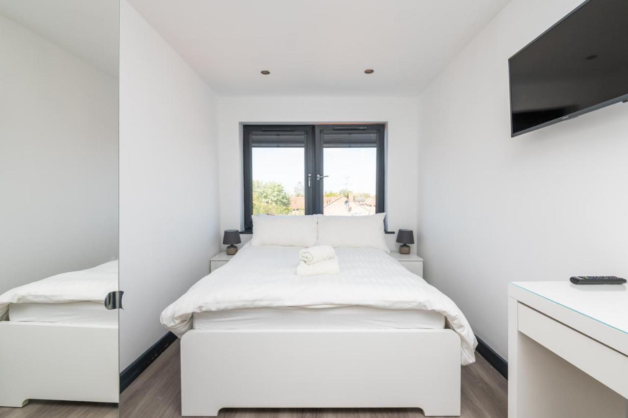 Modern Duplex With 75 Inch Tv I Pass The Keys