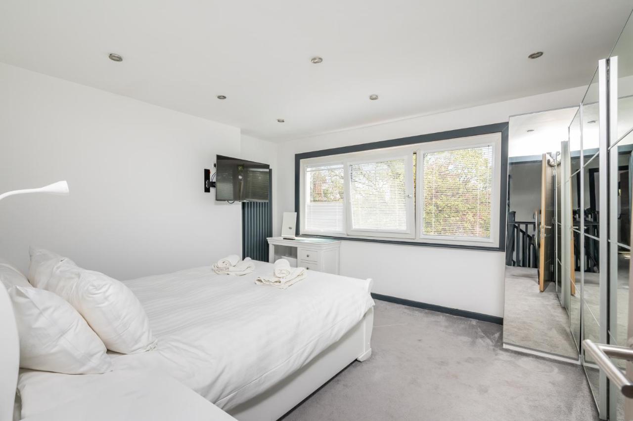 Modern Duplex With 75 Inch Tv I Pass The Keys York